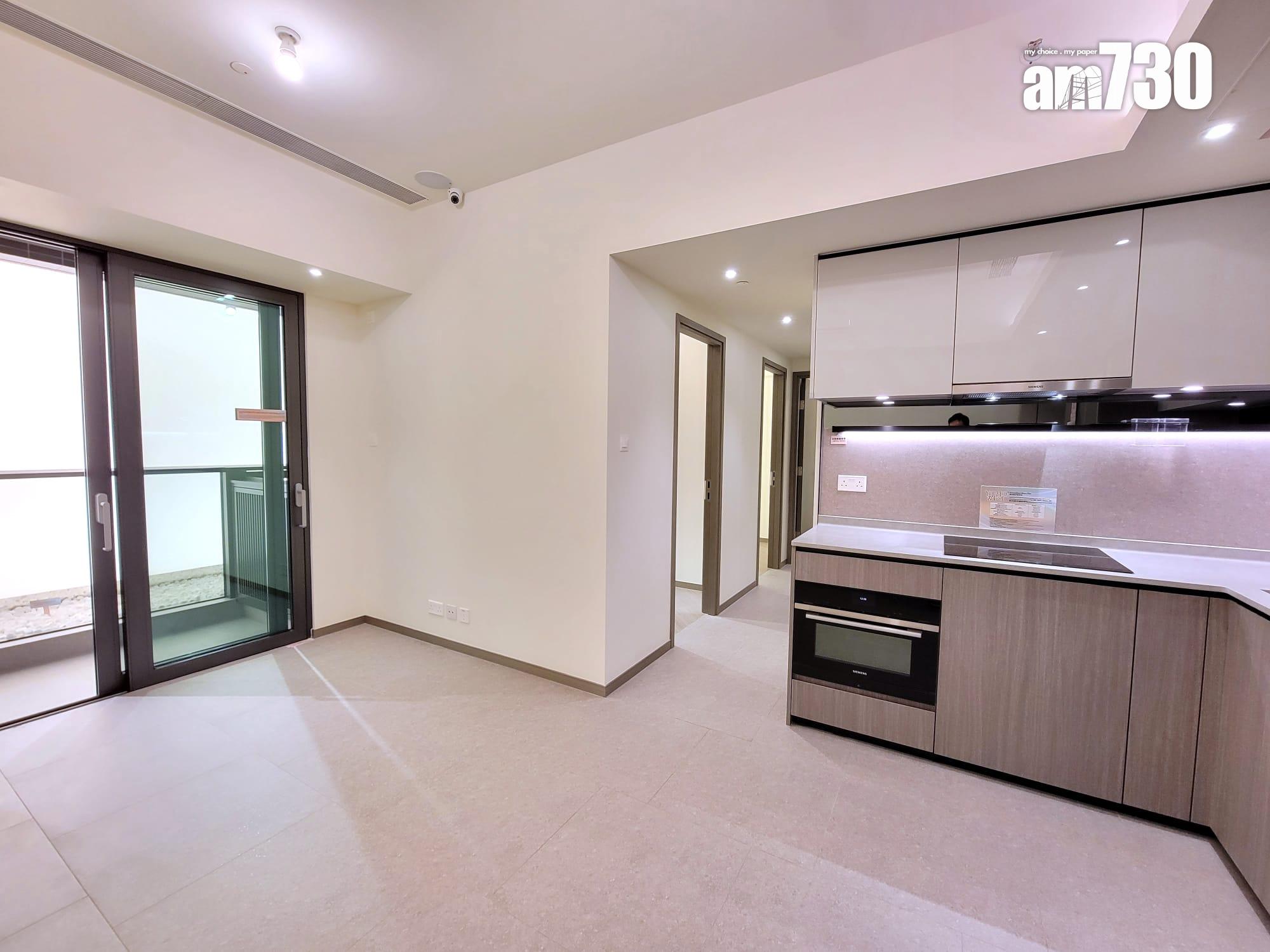 YOHO WEST示範單位|兩房及三房曝光 特大露台設計 戶戶附格柵架增添實用|多圖有片