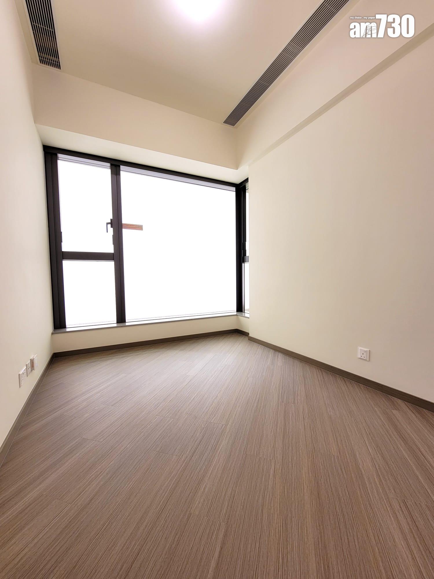 YOHO WEST示範單位|兩房及三房曝光 特大露台設計 戶戶附格柵架增添實用|多圖有片