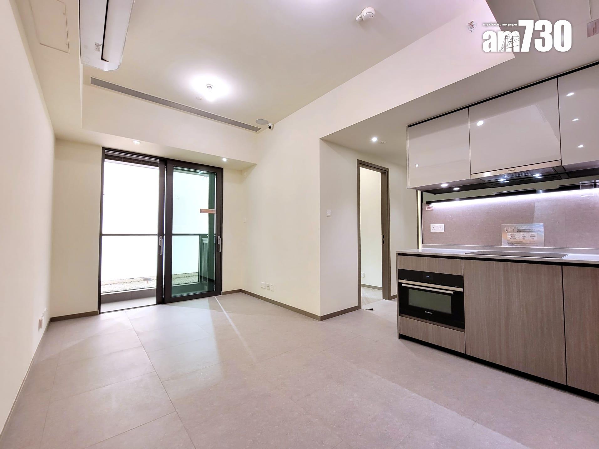 YOHO WEST示範單位|兩房及三房曝光 特大露台設計 戶戶附格柵架增添實用|多圖有片