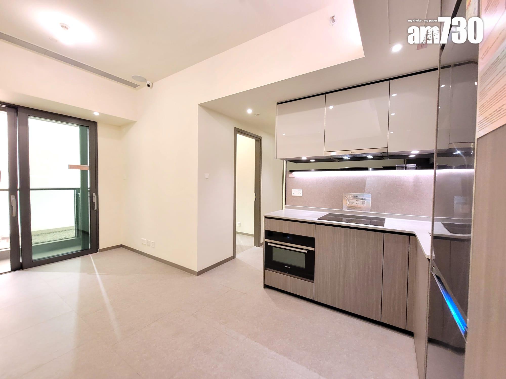 YOHO WEST示範單位|兩房及三房曝光 特大露台設計 戶戶附格柵架增添實用|多圖有片