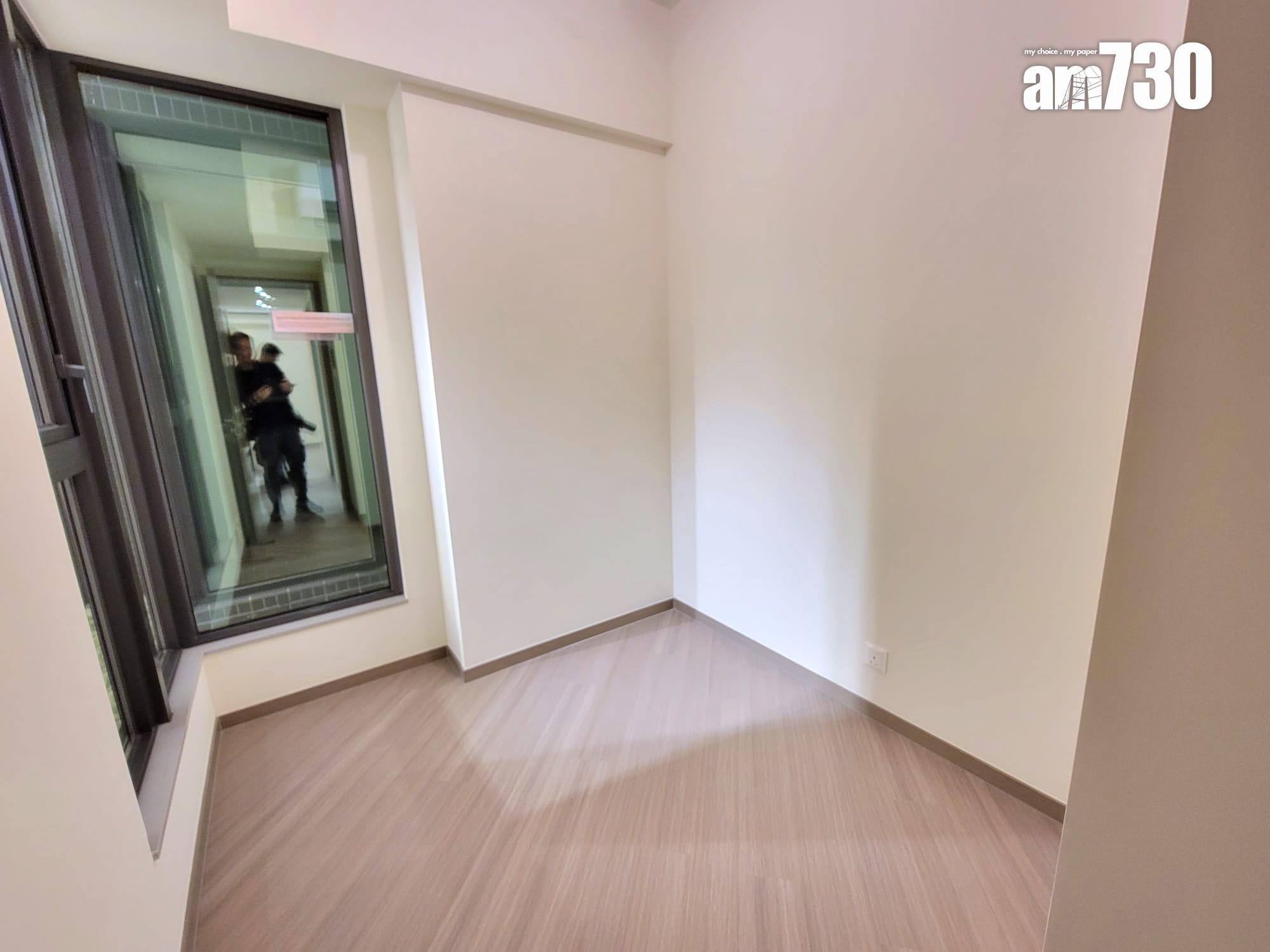 YOHO WEST示範單位|兩房及三房曝光 特大露台設計 戶戶附格柵架增添實用|多圖有片