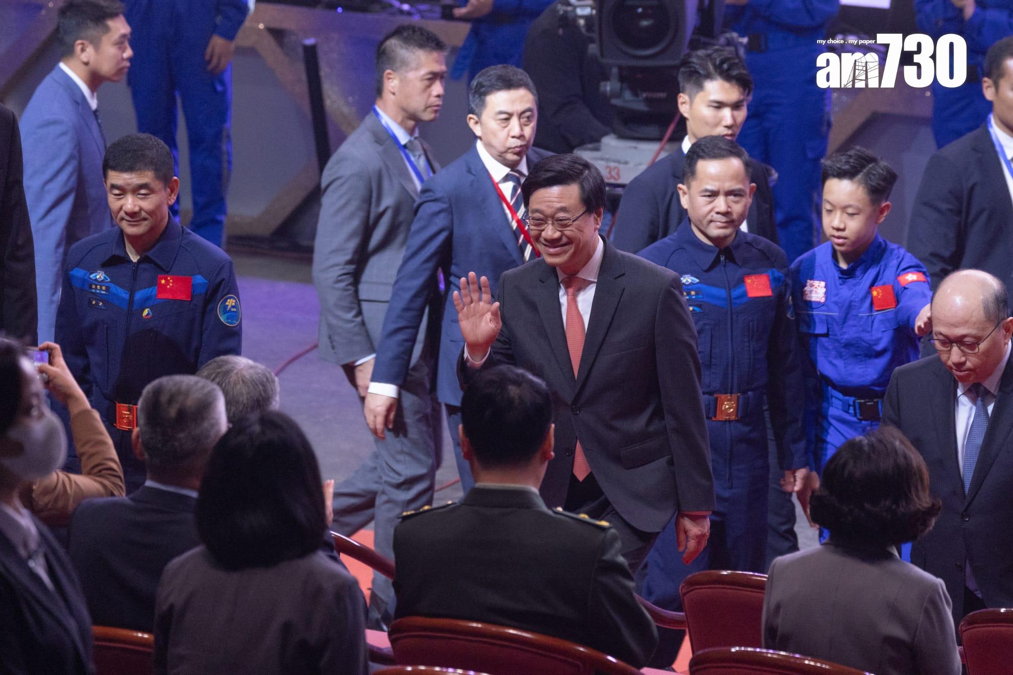 全港歡迎中國載人航天工程代表團大匯演(蘇文傑攝)