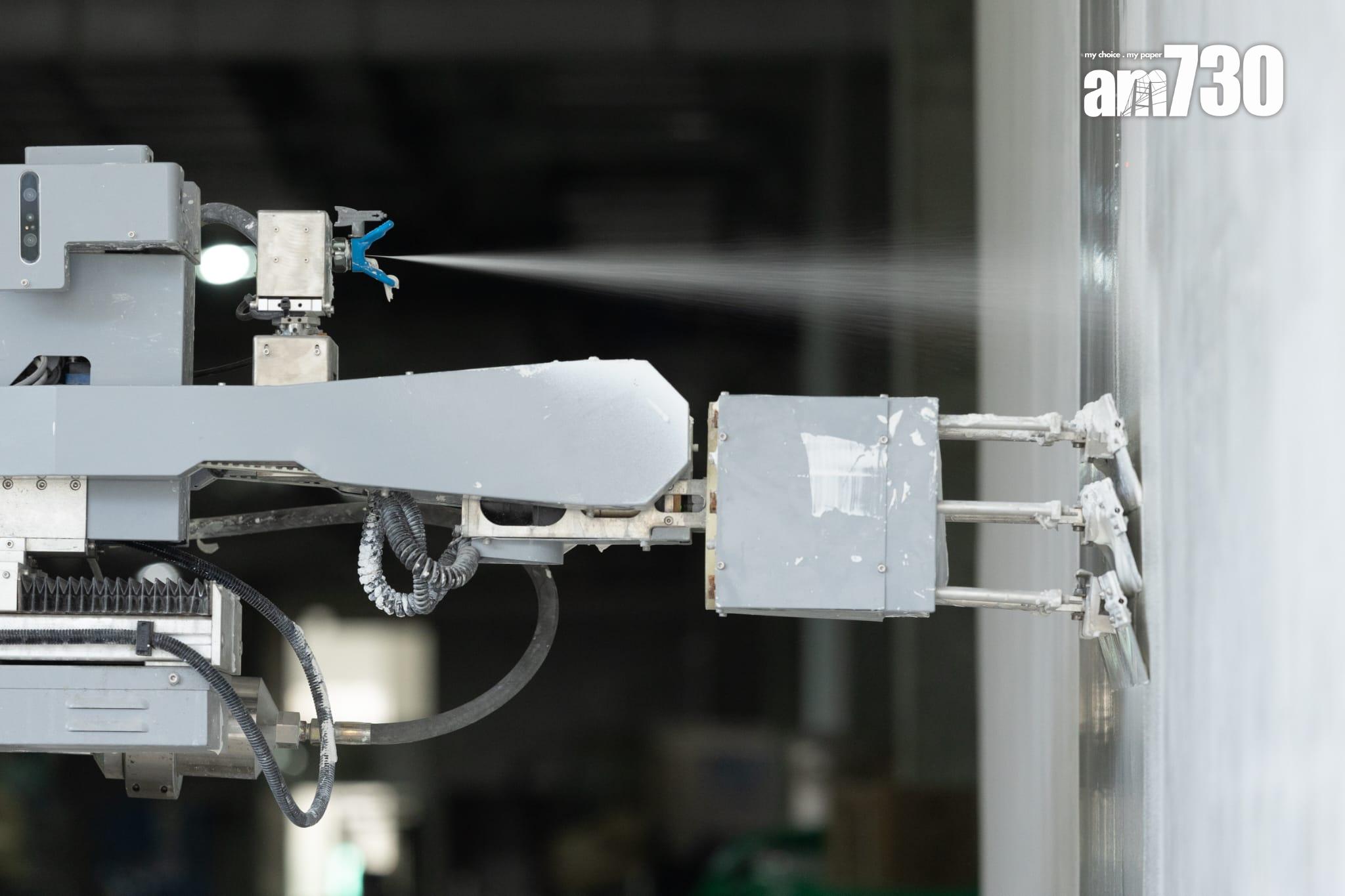 房委會引入建築機械人彌補人手缺口,房屋署創新科技總監姚勳雄稱,機械人不會取代工人。(蘇文傑攝)