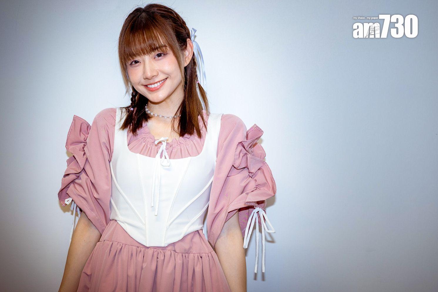 Sinnie@Lolly Talk大爆母親在家裡貼了團隊的應援手幅。(陳奕釗攝)