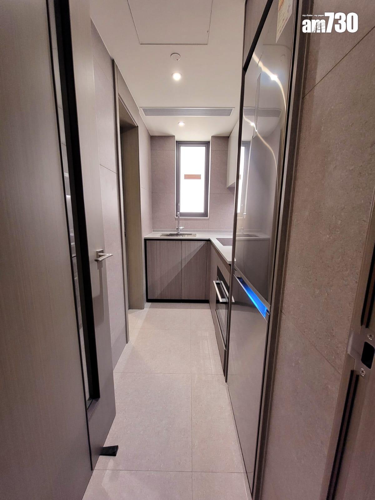 YOHO WEST示範單位|三房696方呎連裝修及交樓標準有得睇 梗廚設計|多圖有片