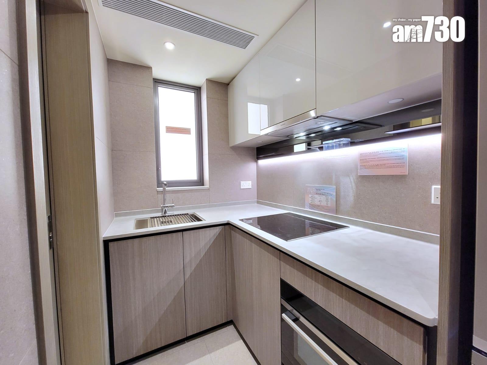 YOHO WEST示範單位|三房696方呎連裝修及交樓標準有得睇 梗廚設計|多圖有片