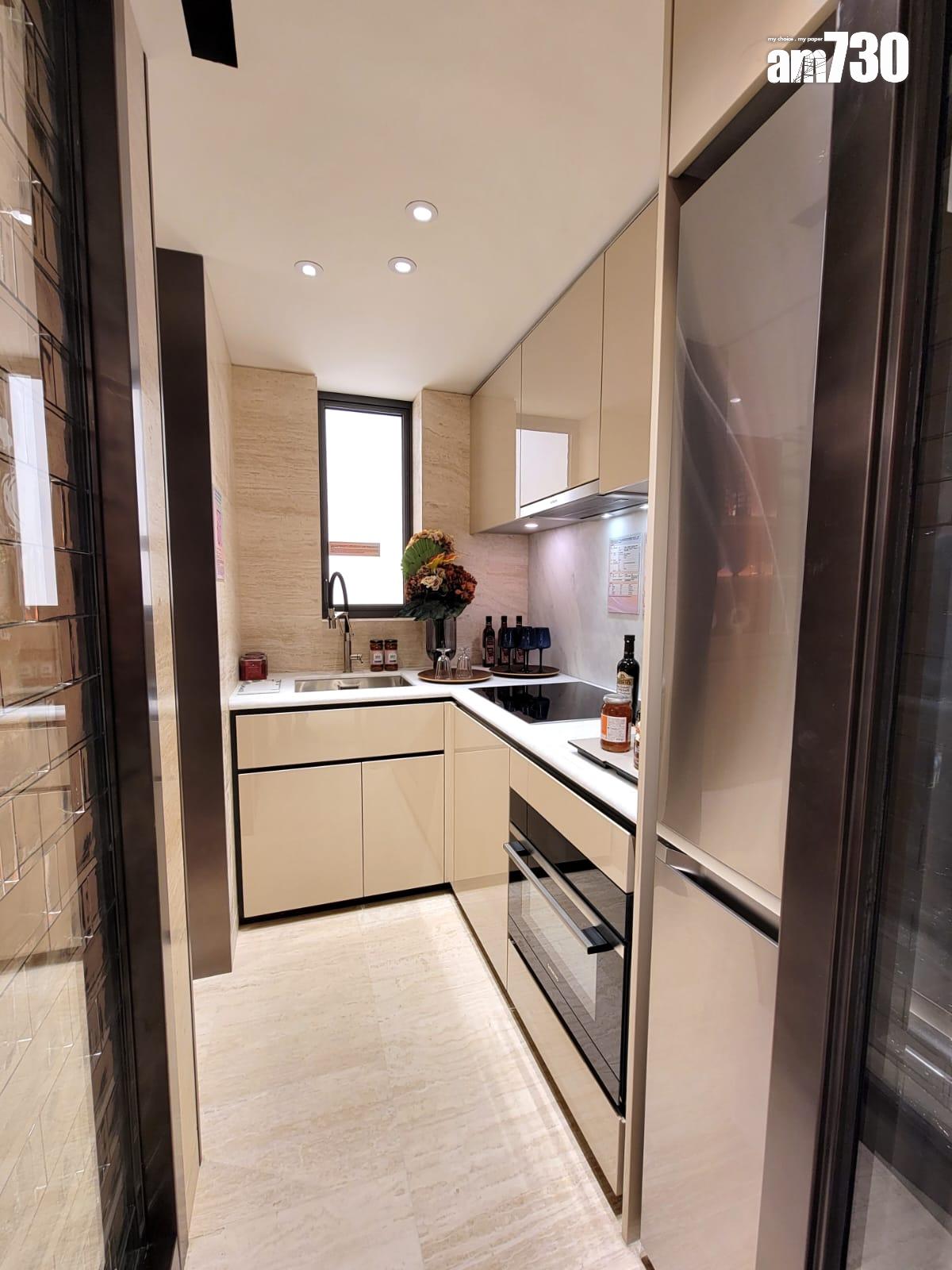 YOHO WEST示範單位|三房696方呎連裝修及交樓標準有得睇 梗廚設計|多圖有片