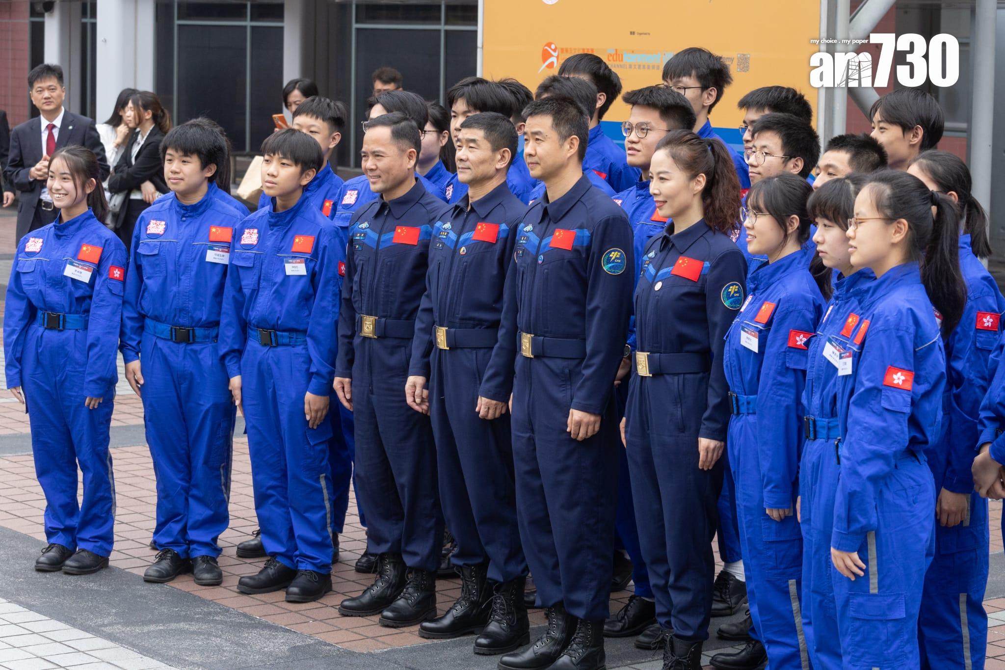 中國載人航天工程代表團出席科學館展覽開幕禮 將展出神舟飛船返回艙模型(蘇文傑攝)