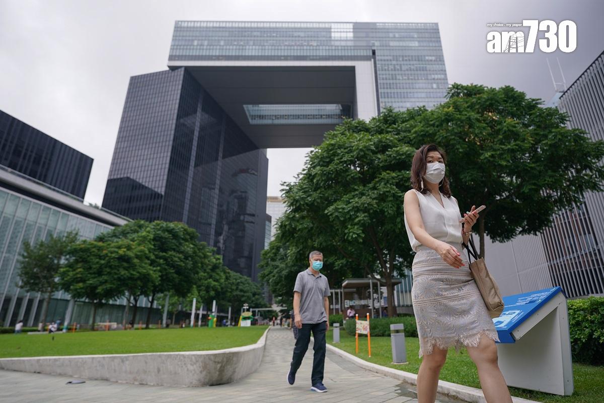 楊何蓓茵指公務員的待遇要有足夠吸引力,否則最後將影響整個社會。(資料圖片/李睿哲攝)