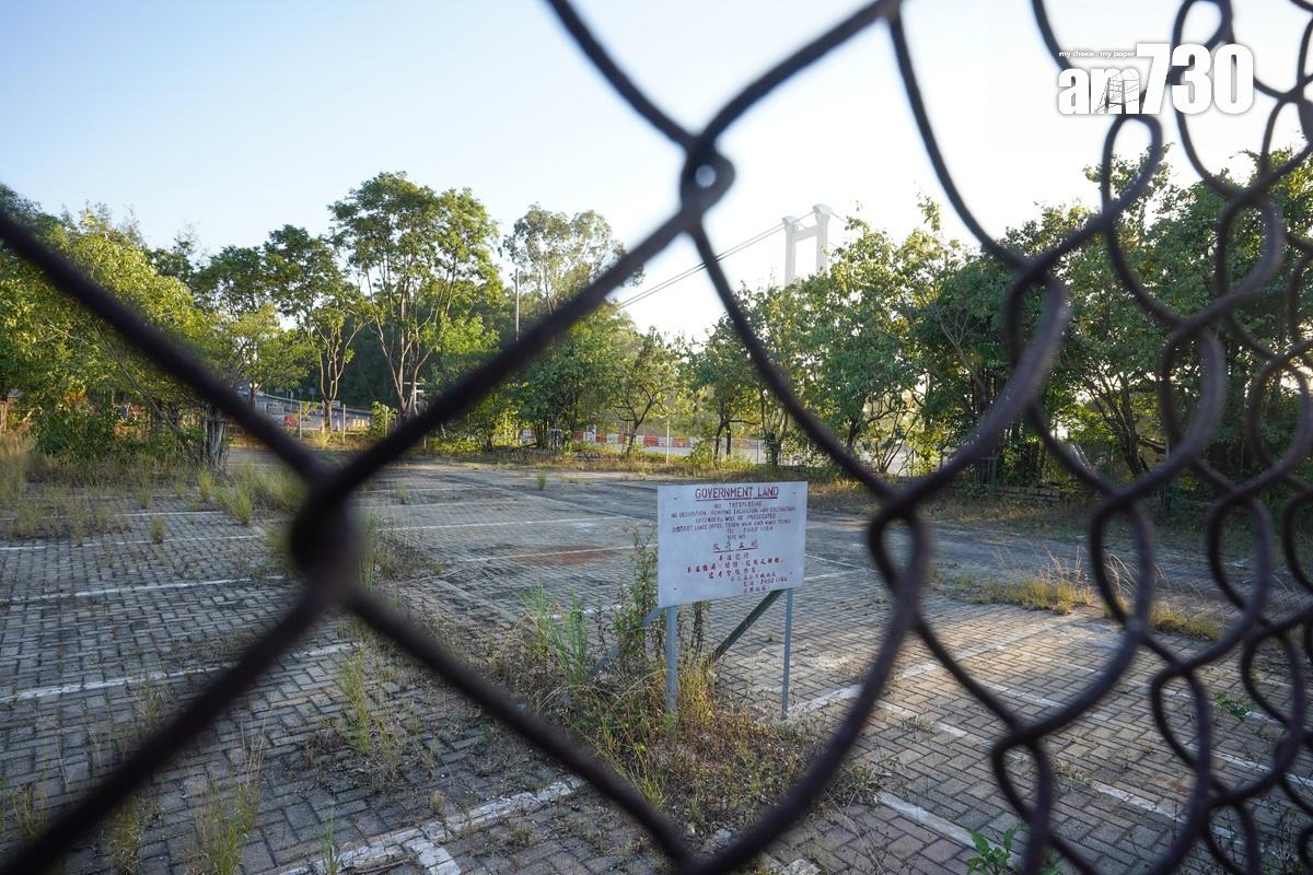 談到青嶼幹線觀景台交通問題,鄧顯權冀先善用現有停車場位置。(李睿哲攝)