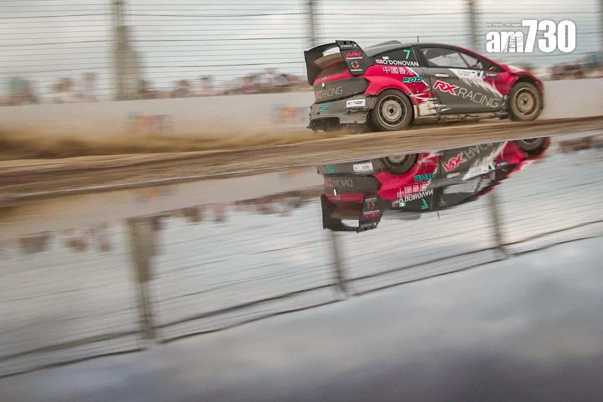 FIA越野車錦標賽的沙地賽道,每當車手經過都塵土飛揚。(李睿哲攝)