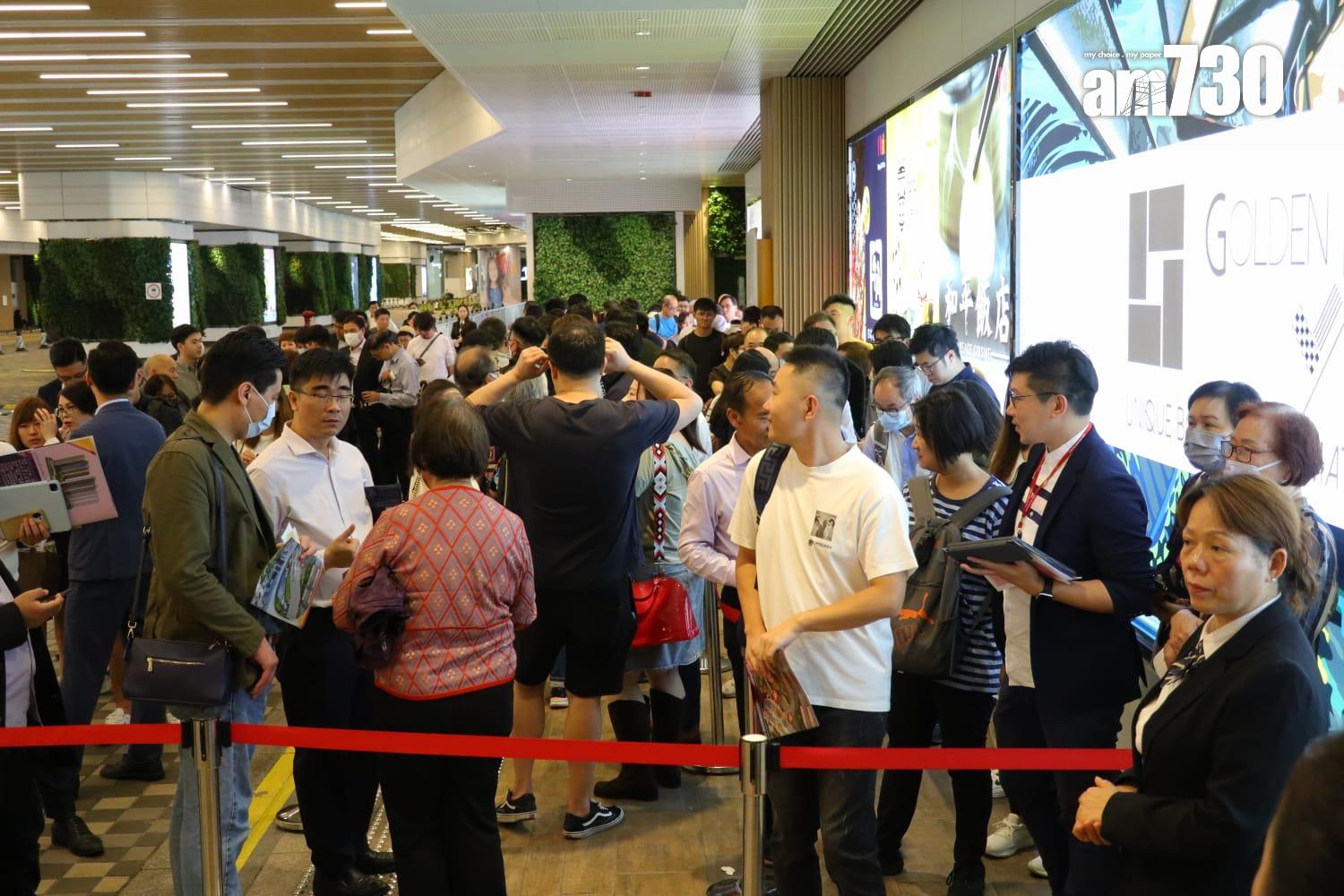 YOHO WEST|睇樓客感價錢吸引擬買兩房換樓 盼樓市「唔好跌得咁犀利」|天水圍新盤