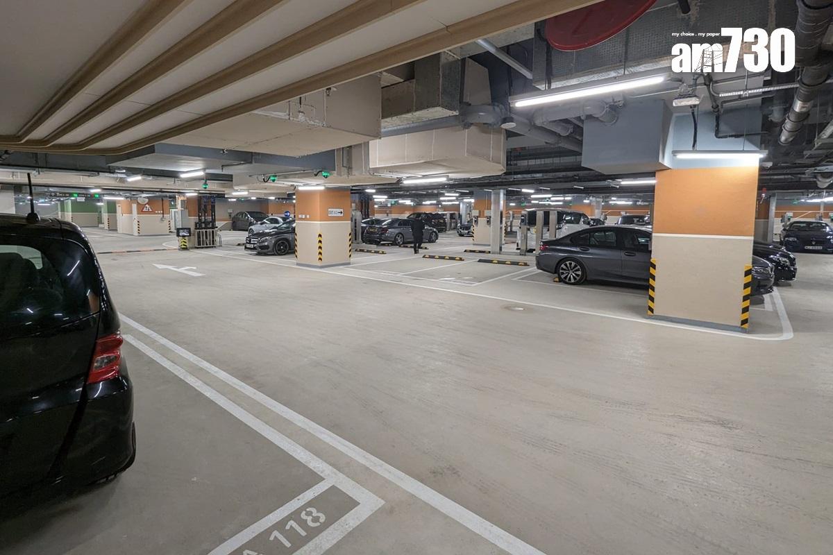 港鐵旗下在南區的大型商場THE SOUTHSIDE已開始首階段試業,圖為商場停車場。(羅庸軒攝)