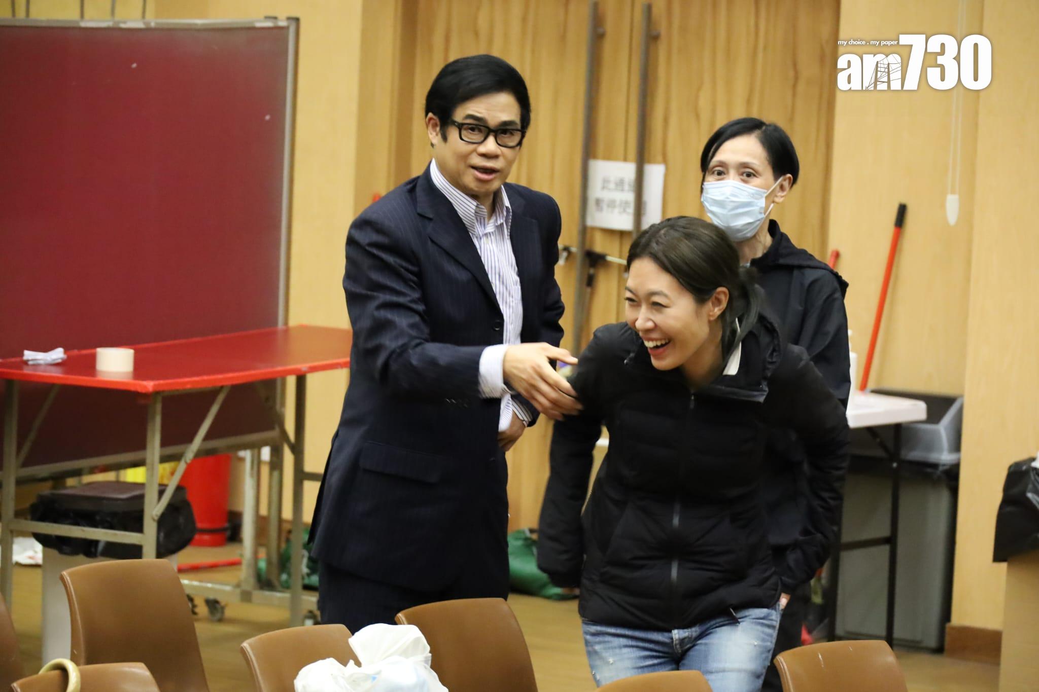 區議會選舉2023|宋芝齡落淚指只是暫時未能勝出 未來爭取將「空中票」變實體票(鍾式明攝)