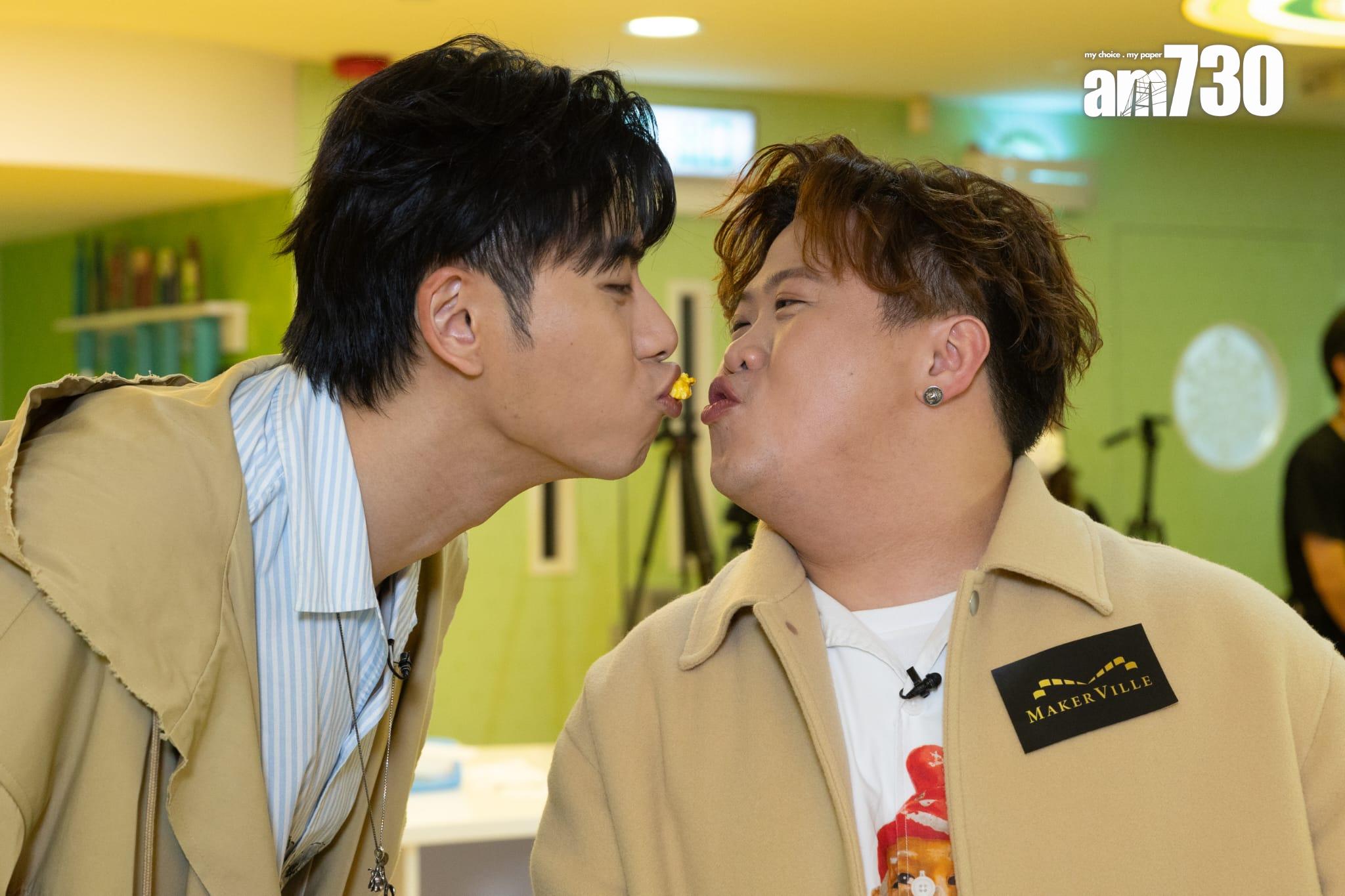 193用口餵肥仔食爆谷。(蘇文傑攝)