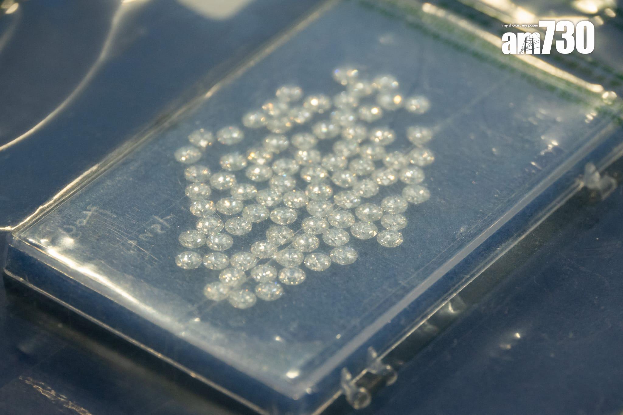 海關首偵破集團利用跨國鑽石貿易洗黑錢 虛報人造鑽石為天然鑽石 涉款5億(陳奕釗攝)