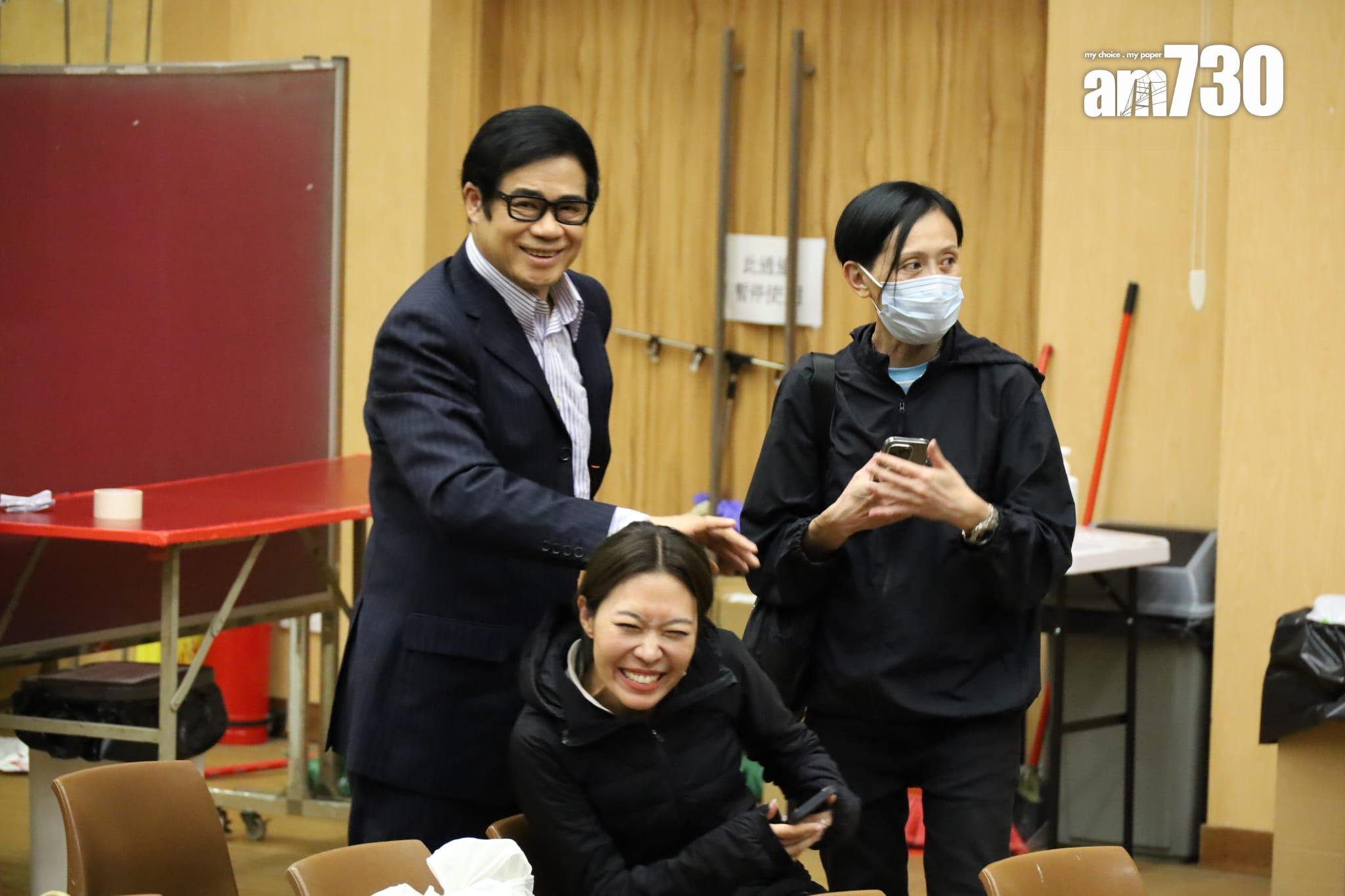 區議會選舉2023|宋芝齡落淚指只是暫時未能勝出 未來爭取將「空中票」變實體票(鍾式明攝)