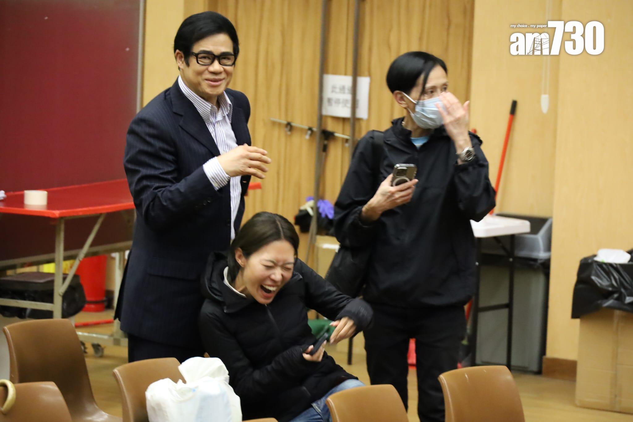 區議會選舉2023|宋芝齡落淚指只是暫時未能勝出 未來爭取將「空中票」變實體票(鍾式明攝)