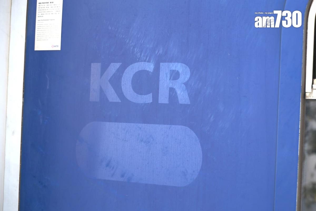 展出嘅「烏蠅頭」列車仲有九廣鐵路嘅歷史痕跡。(林俊源攝)