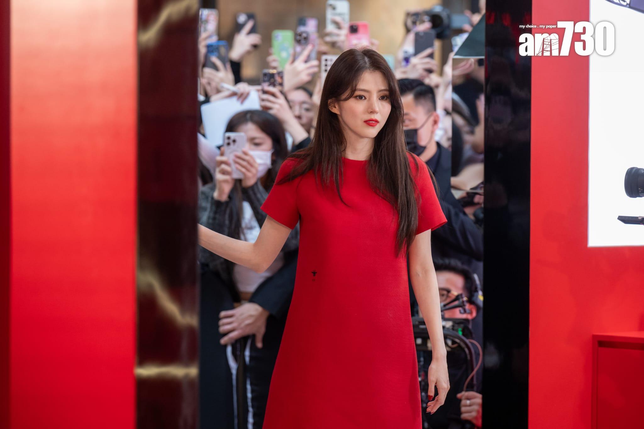 韓韶禧今日下午現身ifc,吸引大批支持者圍觀。 (陳奕釗攝)