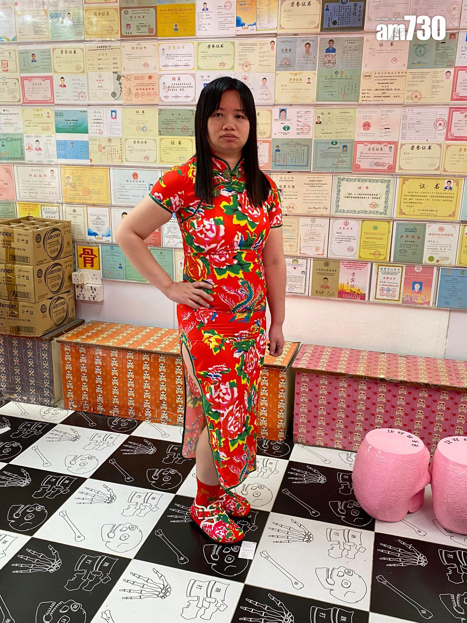 薛影儀今日穿旗袍風造型現身長沙灣。 (吳家偉攝)