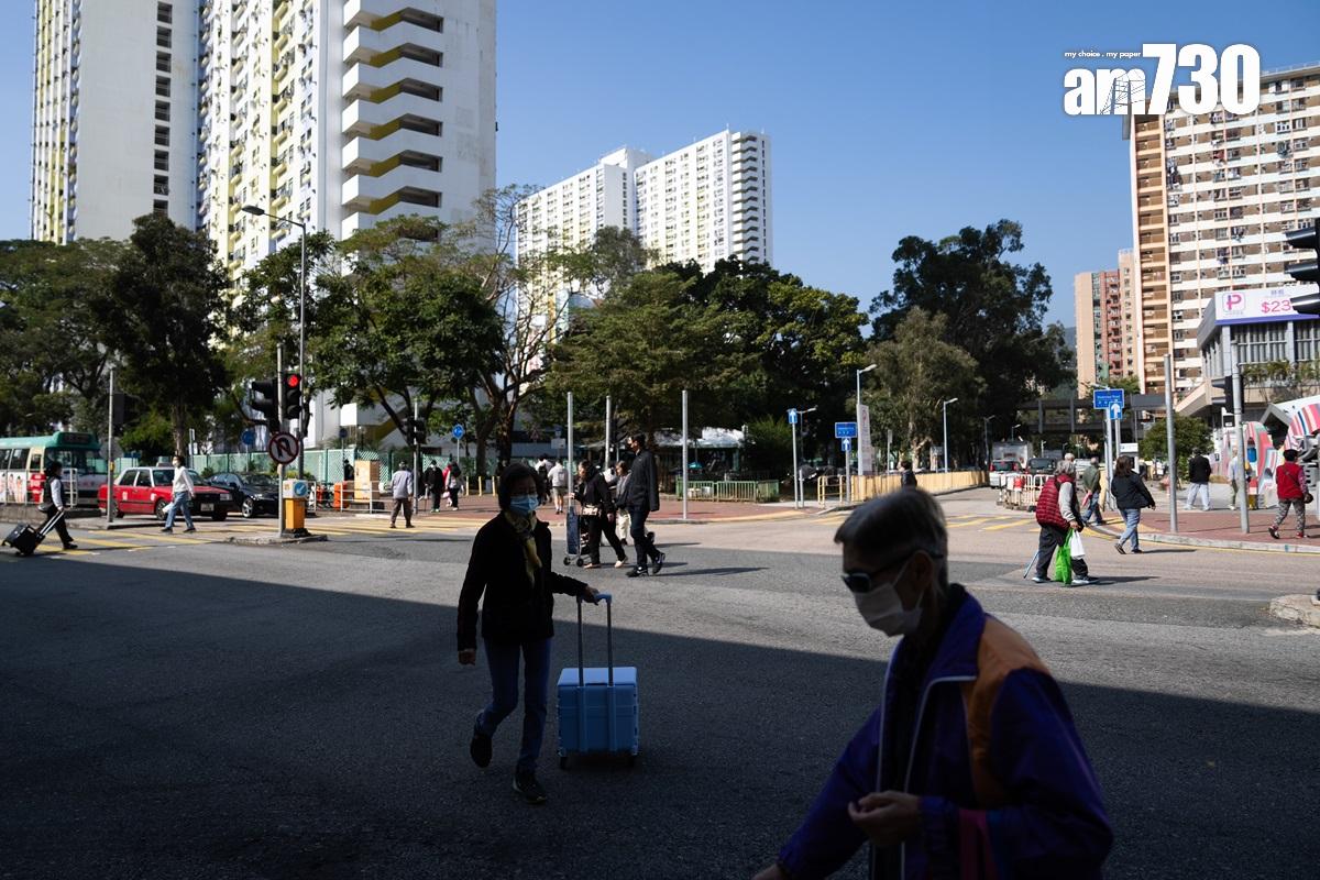 運輸署擬在沙田沙角街與逸泰街交界試行加設對角行人過路處。(林靄怡攝)