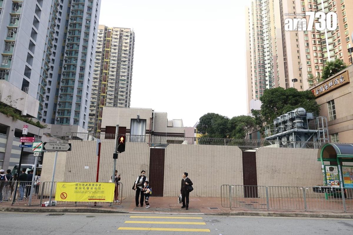 青衣牙鷹洲街變電站下午曾傳出巨響和冒出白煙。(林俊源攝)