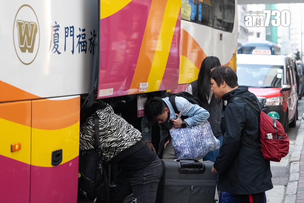 政府促請跨境巴士業界提示旅客使用車票二維碼的注意事項。(資料圖片/林靄怡攝)