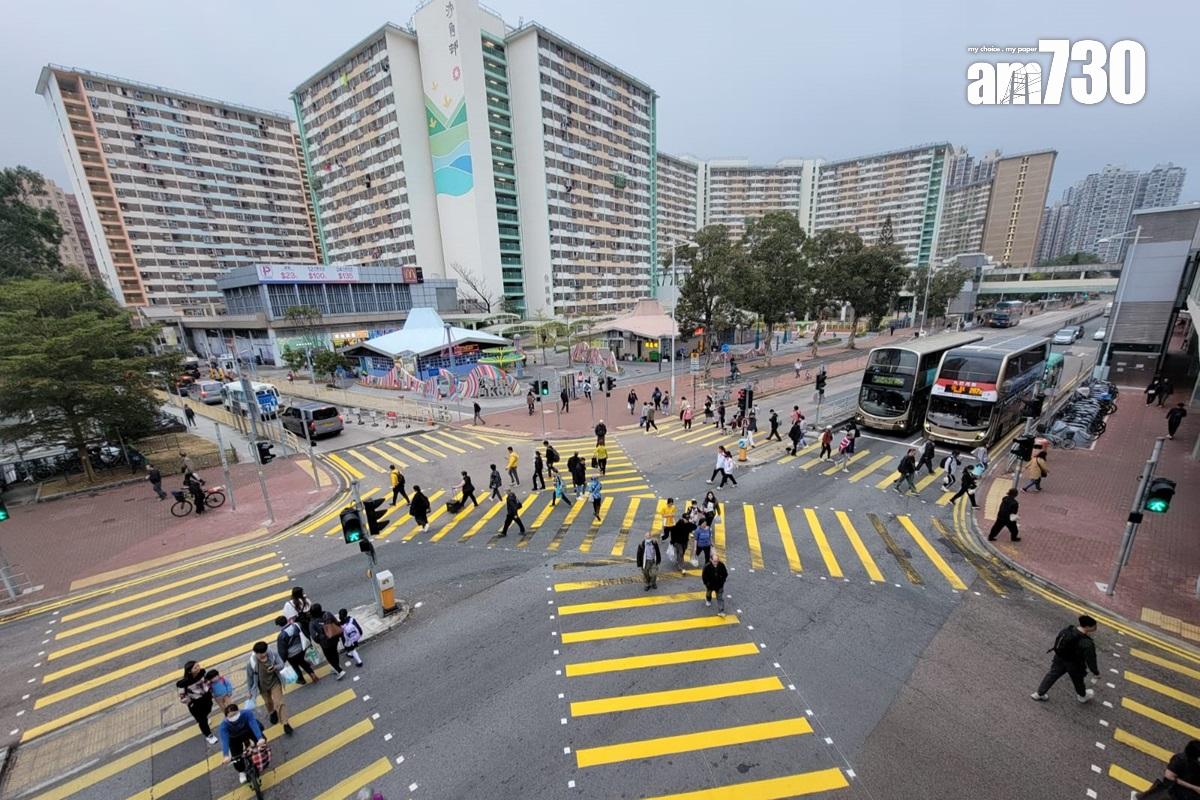 沙角街與逸泰街的「對角行人過路處」即日起試用。(鍾式明攝)