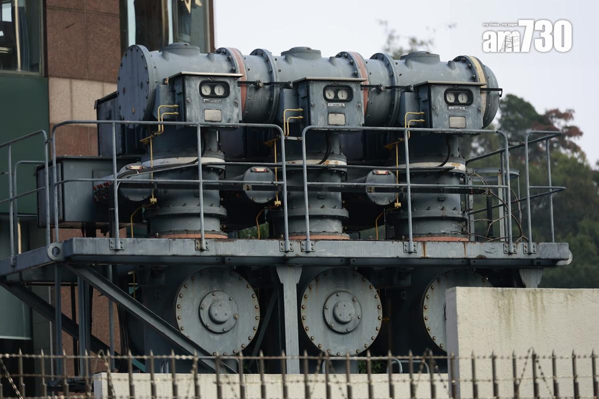 青衣牙鷹洲街變電站日前曾傳出巨響和冒出大量白煙。(資料圖片/林俊源攝)