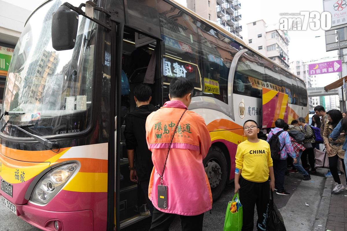 政府促請跨境巴士業界提示旅客使用車票二維碼的注意事項。(資料圖片/林靄怡攝)