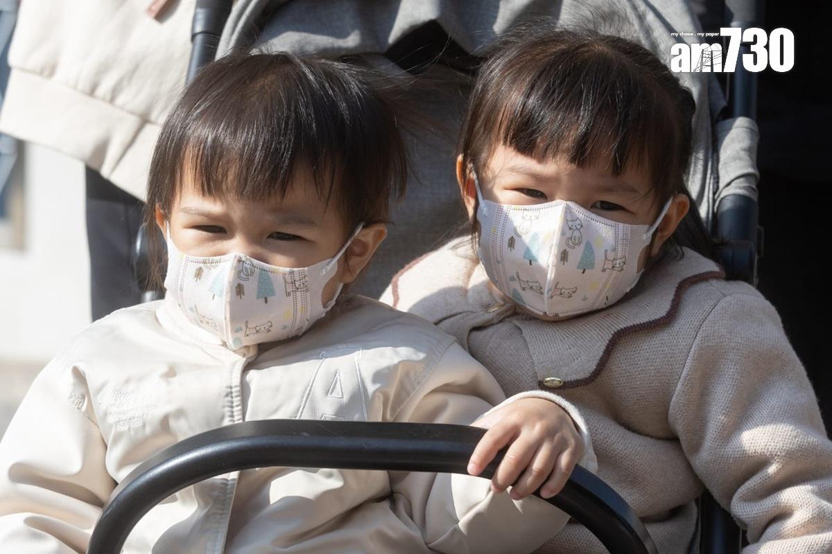 衞生防護中心建議市民在人多地方佩戴口罩。(蘇文傑攝)