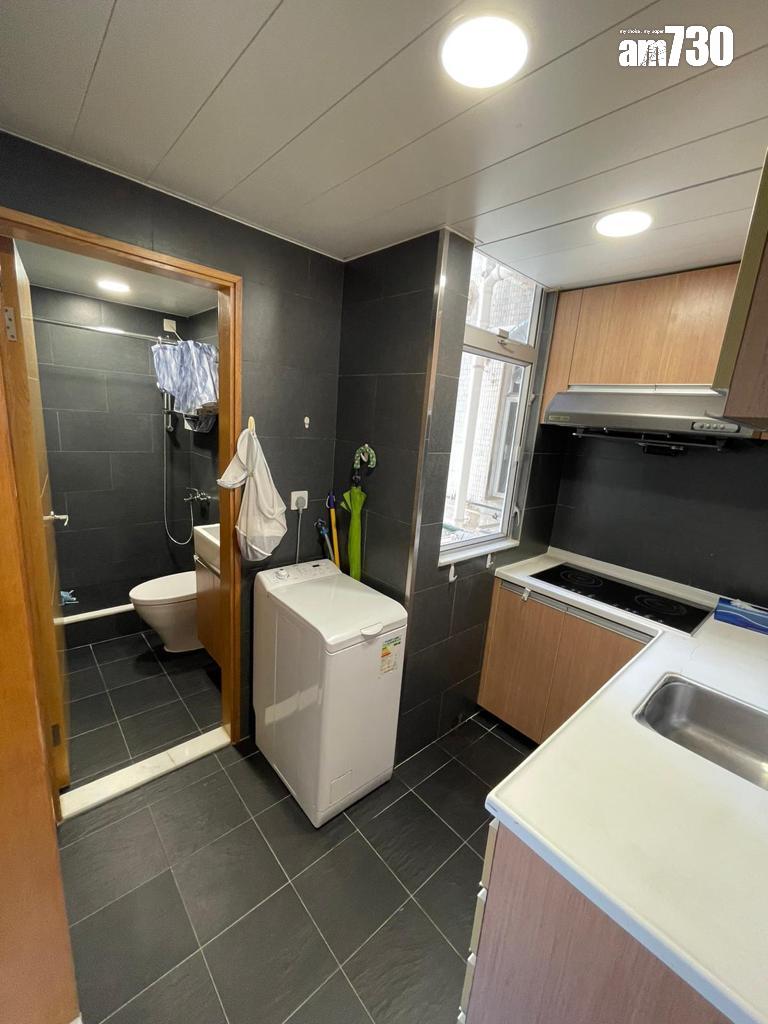 廚房面積頗闊落,擺放洗衣機後仍有不少活動空間。