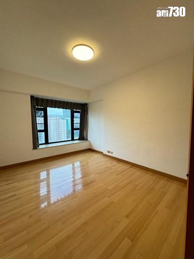 何文田京士柏山頂層複式五房連車位 劈價至逾8000萬求售|多圖