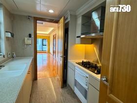 何文田京士柏山頂層複式五房連車位 劈價至逾8000萬求售|多圖