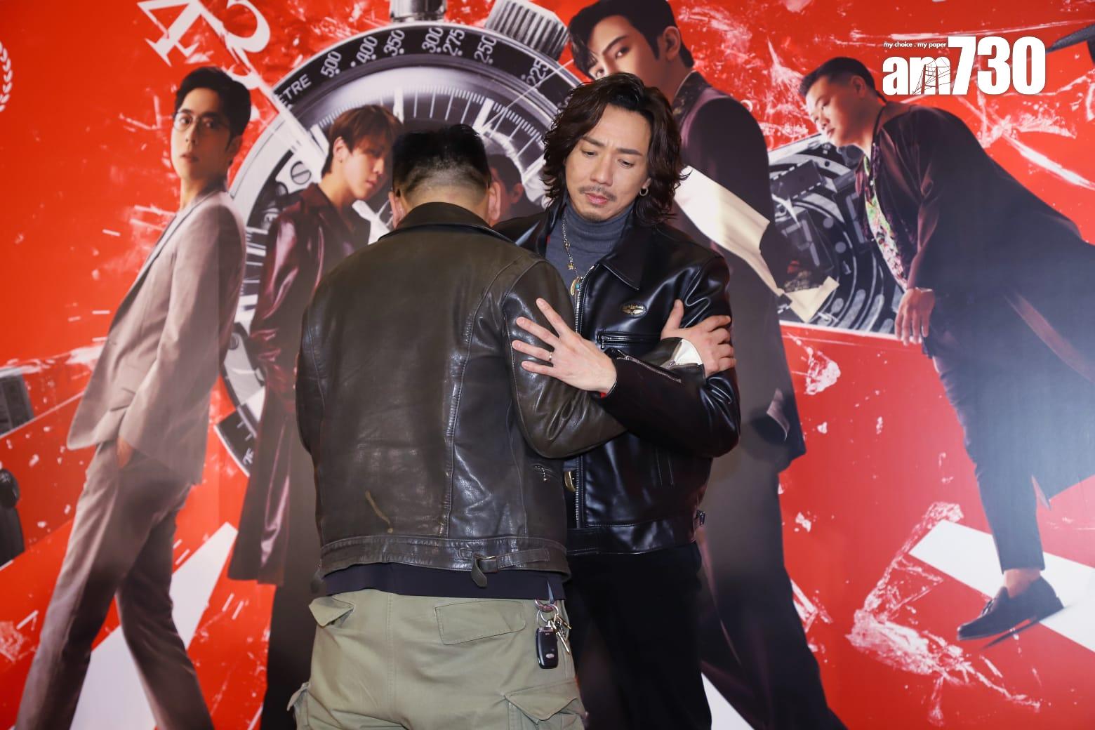 白只與張繼聰齊齊以皮褸上陣。(羅錦鴻攝)