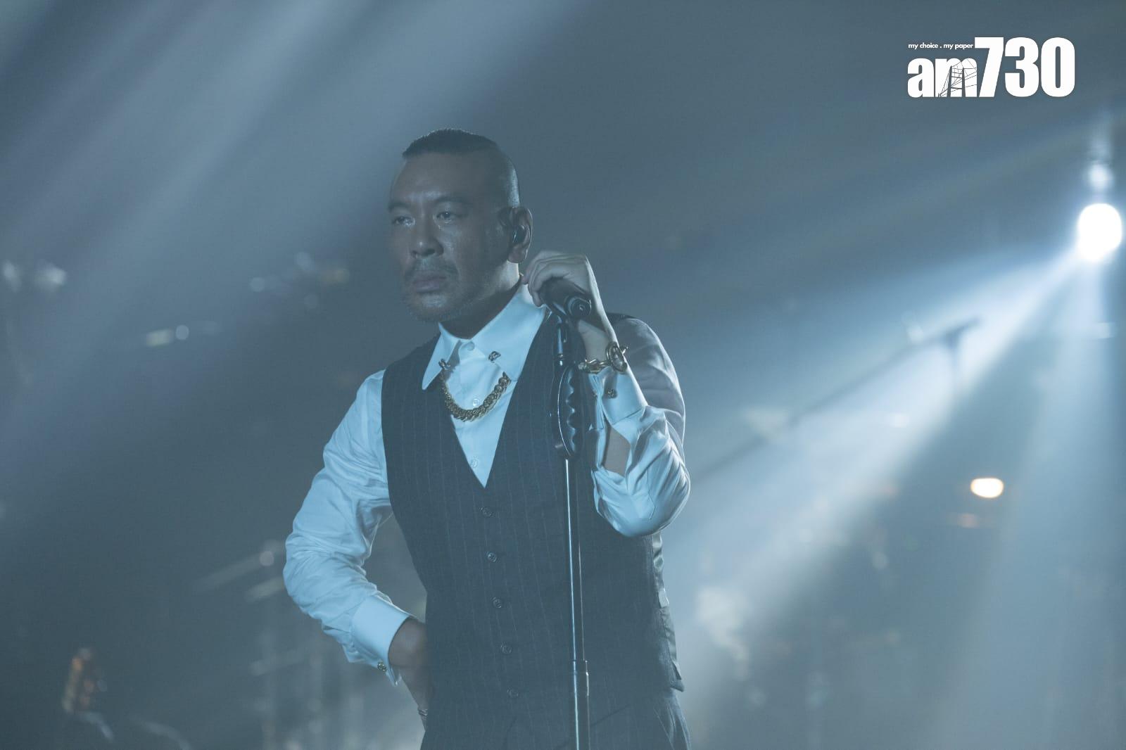 Juno憶起與大飛的相處點滴,當唱由大飛作曲的《我們的末日》時,忍不住落下男兒淚。