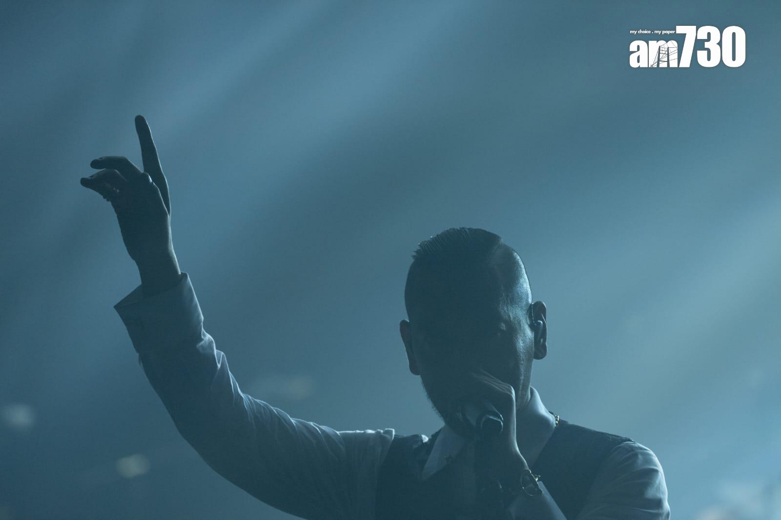 Juno在演唱會的最後部分,向已故LMF結他手大飛致敬。