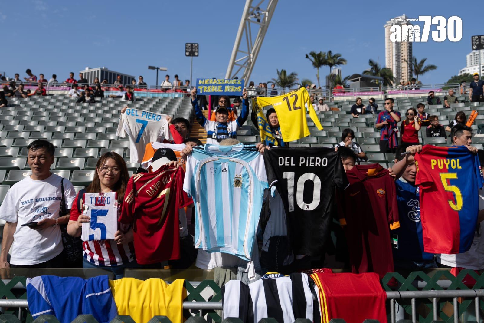 球迷帶同球衣進場。(林靄怡攝)