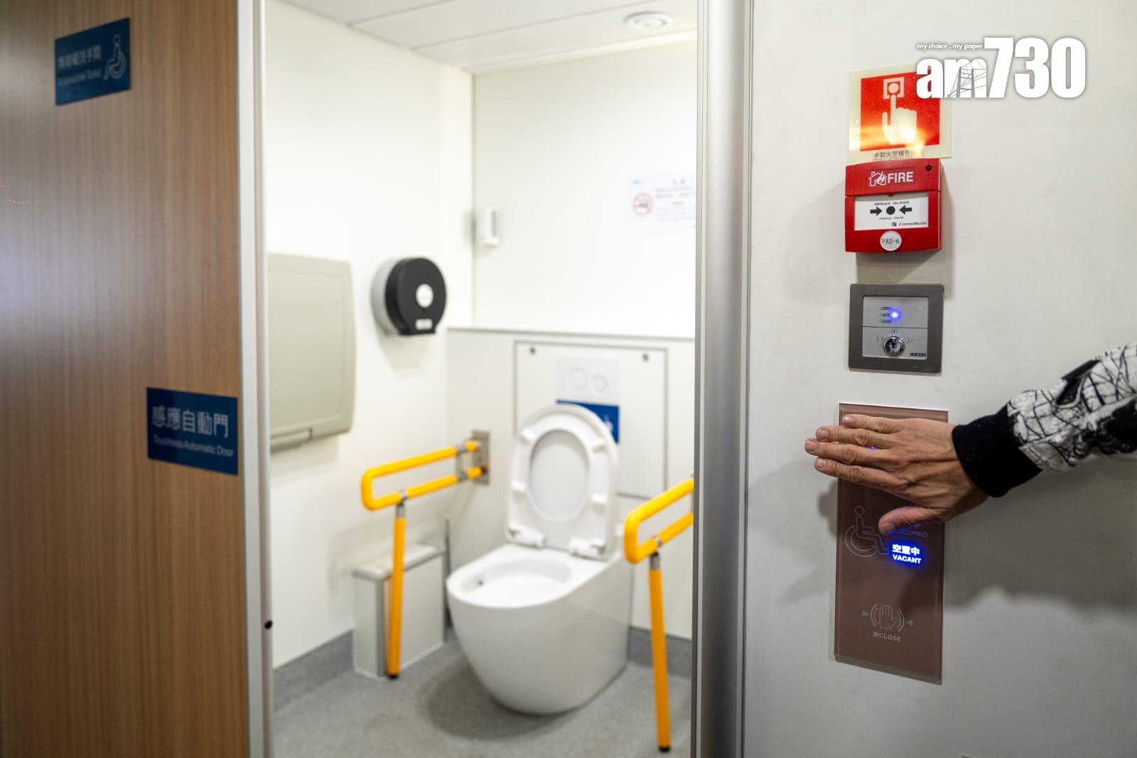 新渡輪旗下兩艘新船均能乘載約500名乘客,同時有母嬰專用座、額外通風設施的寵物區、更多輪椅座位和行李架等人性化設施;「新明珠2」使用碳纖維複合材料,具有耐腐蝕、抗疲勞等優勢。(林靄怡攝)