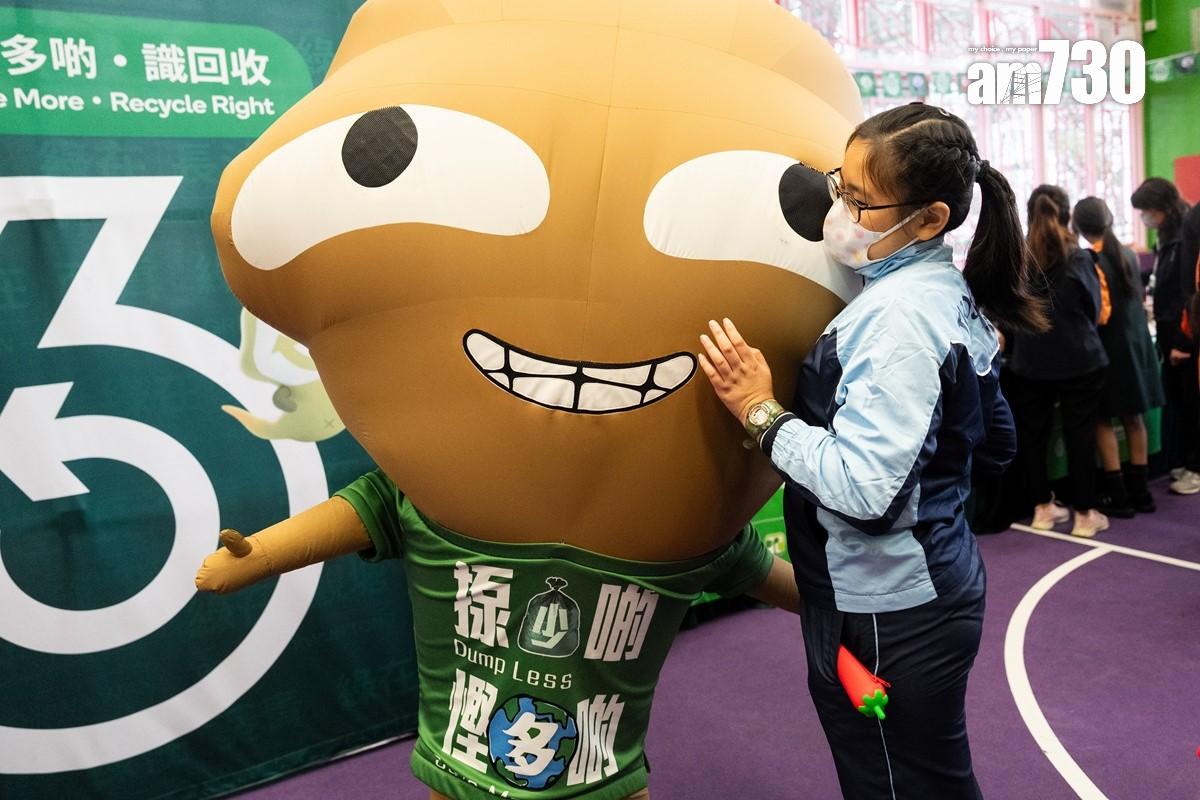 政府在押後垃圾徵費前連日在社區宣傳。(資料圖片/林靄怡攝)