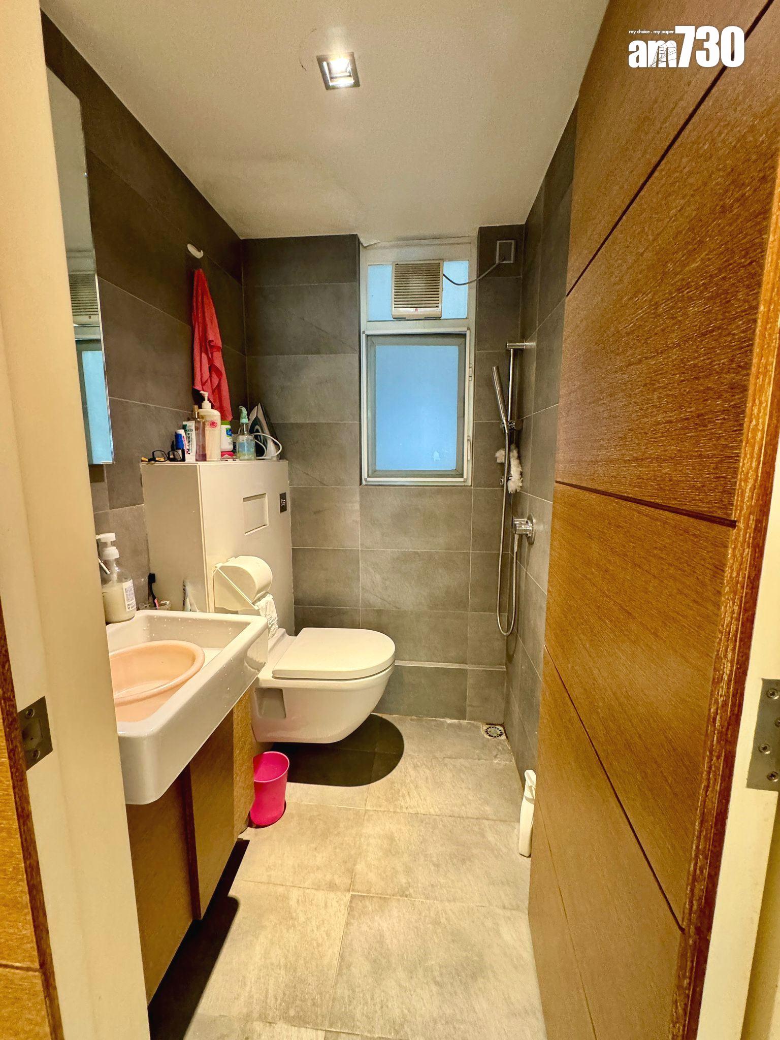 單位設有兩個浴室,裝修企理。