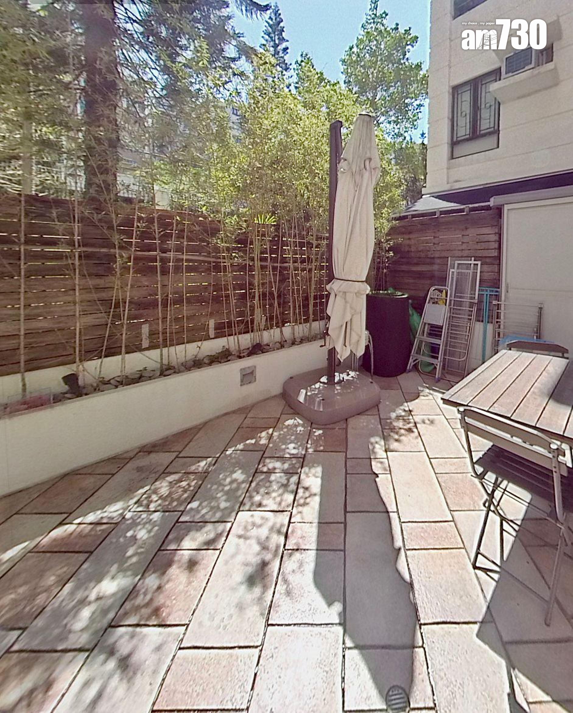 花園被不少樹林植物包圍,感覺舒適清幽。