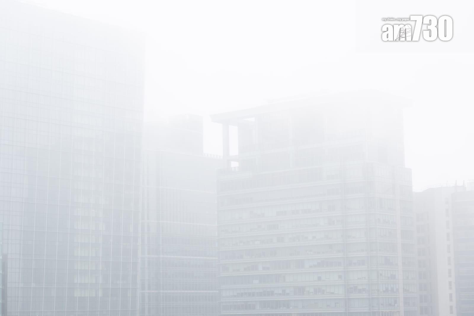 香港天文台資料顯示,本港今日相對濕度最高達100%。(陳奕釗攝)