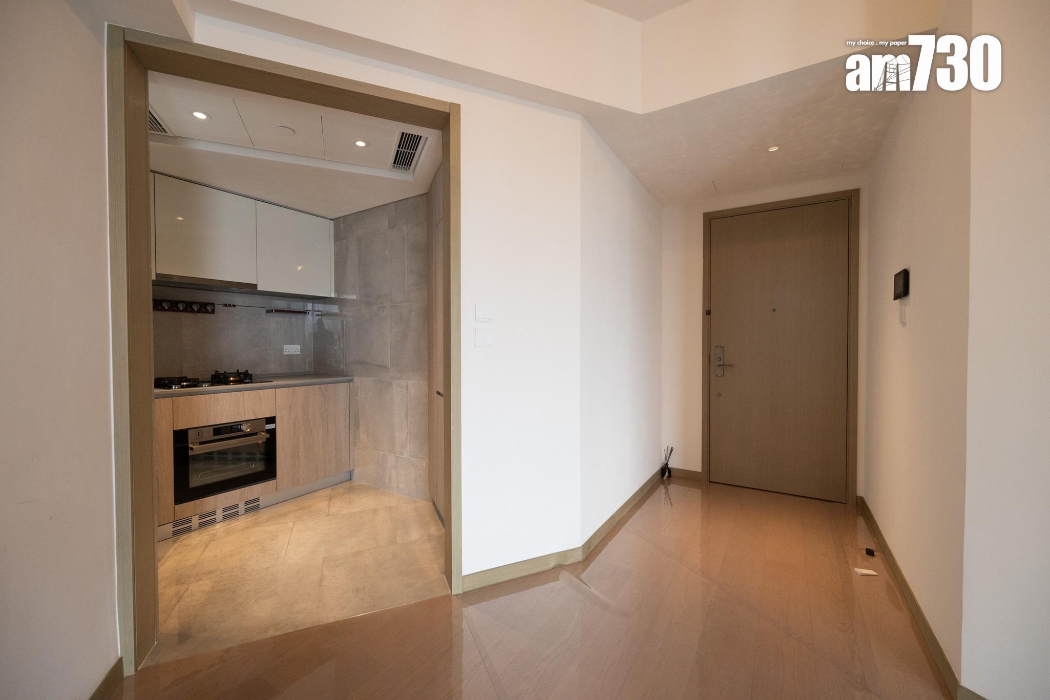 蔚藍東岸示範單位|498呎海景兩房簡約大方 嵌入式雪櫃省空間(多圖有片)