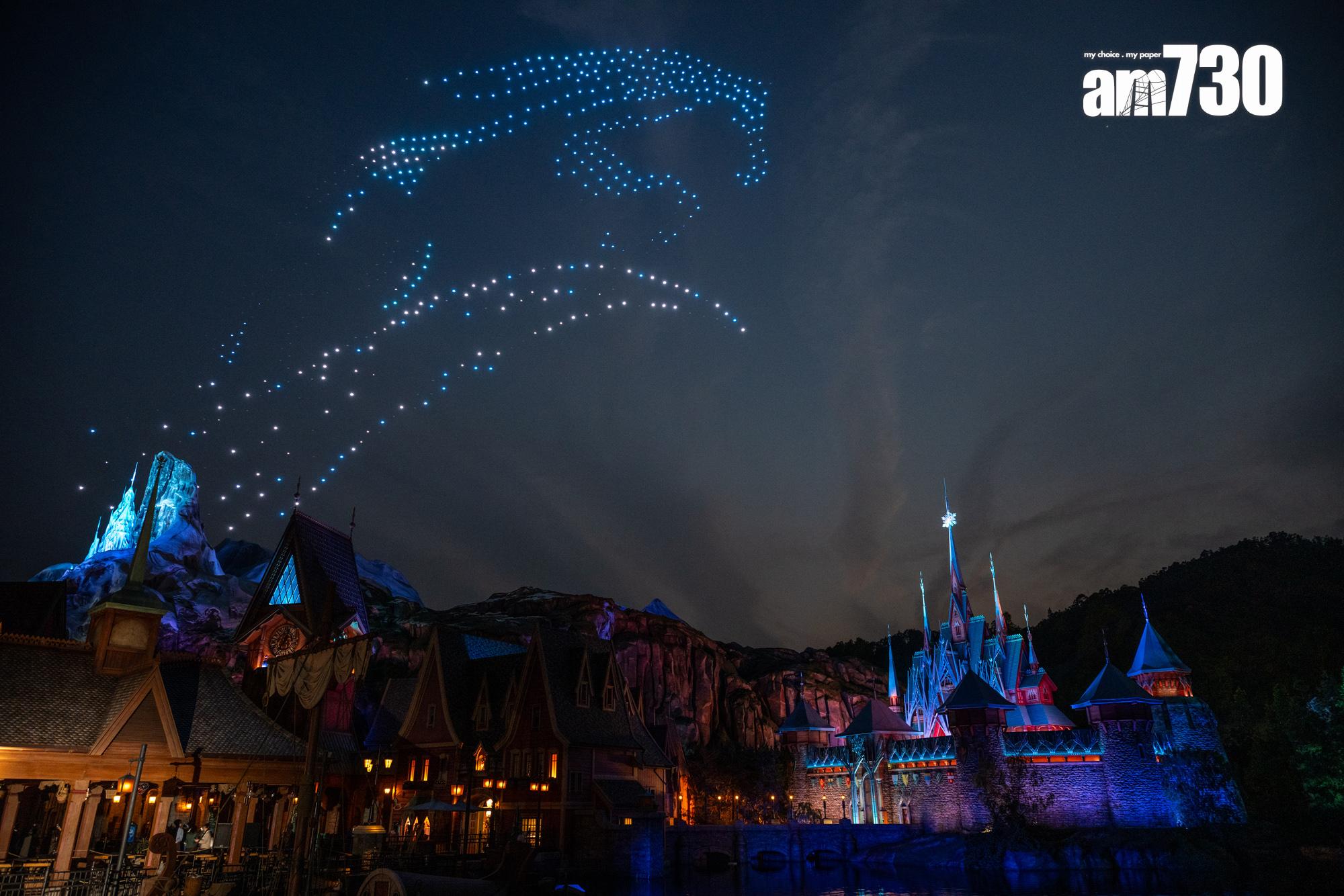 繼《魔雪奇緣》園區開幕典禮後,無人機燈光匯演再次上演。(陳奕釗攝)