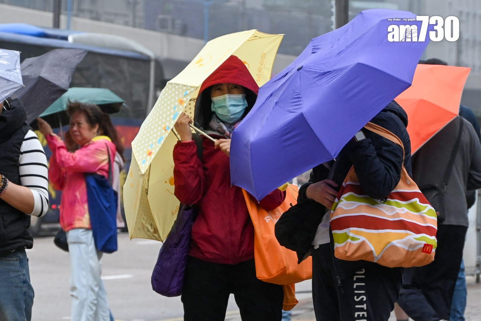 香港天文台資料顯示,本港今日相對濕度最高達100%。(陳奕釗攝)