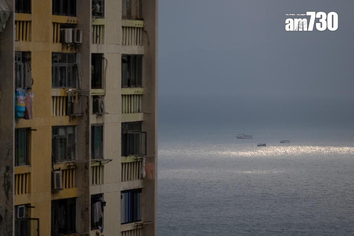 華富邨背山面海的布局,除了大部份單位都享受海景,上邨和下邨的平台、商舖都被海景包圍。(林靄怡攝)