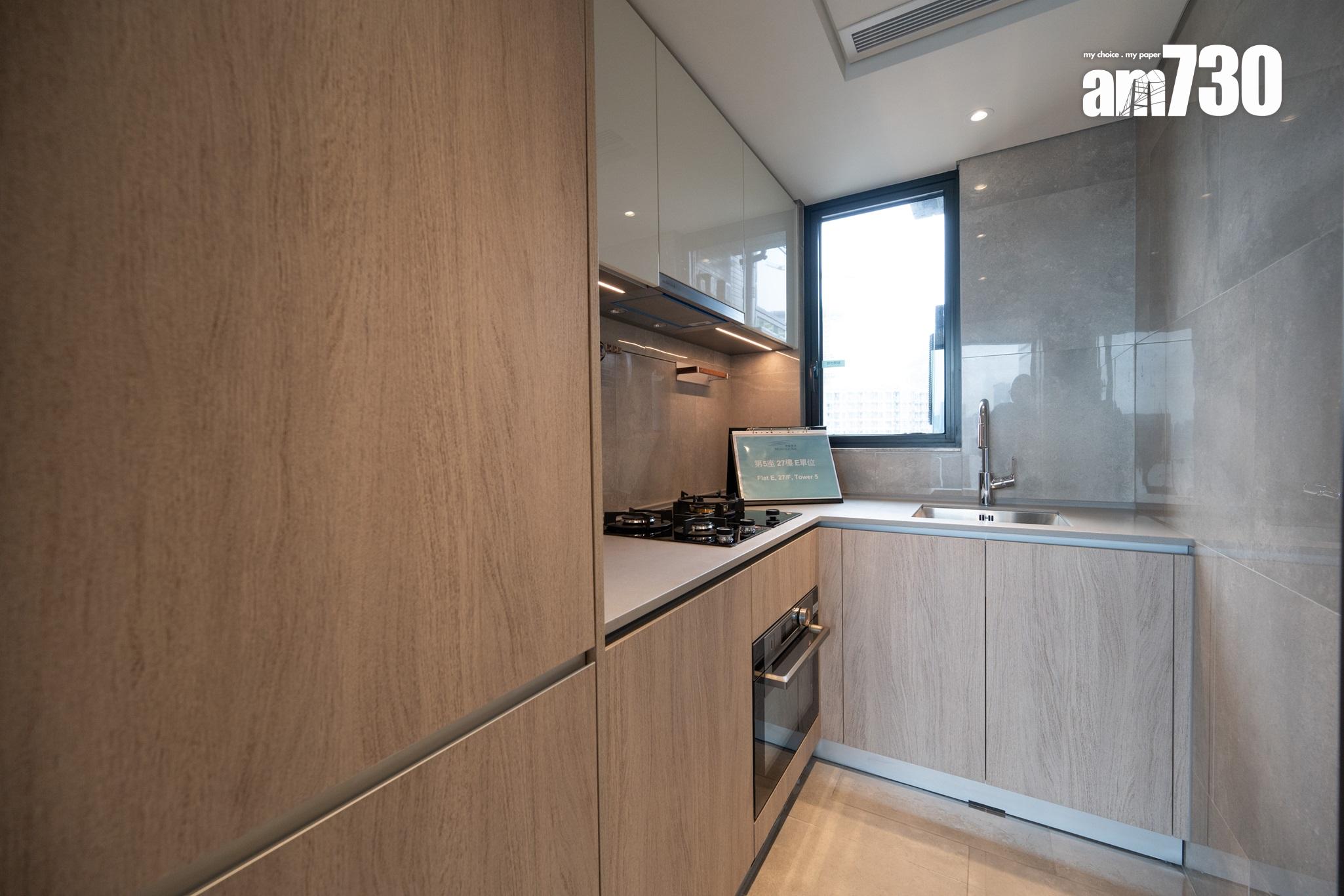 蔚藍東岸示範單位|戶戶向海兩房即睇!客廳落地窗享明亮採光(多圖有片)|油塘新盤