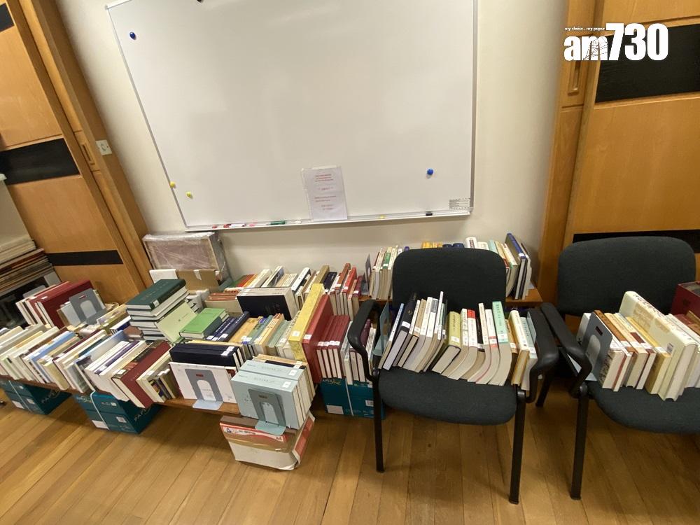 香港大學饒宗頤學術館成立於2003年,是饒教授藏書寫畫、研究學藝與國際學者交流溝通的重鎮,更是全球漢學研究交流中心之一。這些都是館內整理、保存饒教授捐贈及少有曝光的書畫。